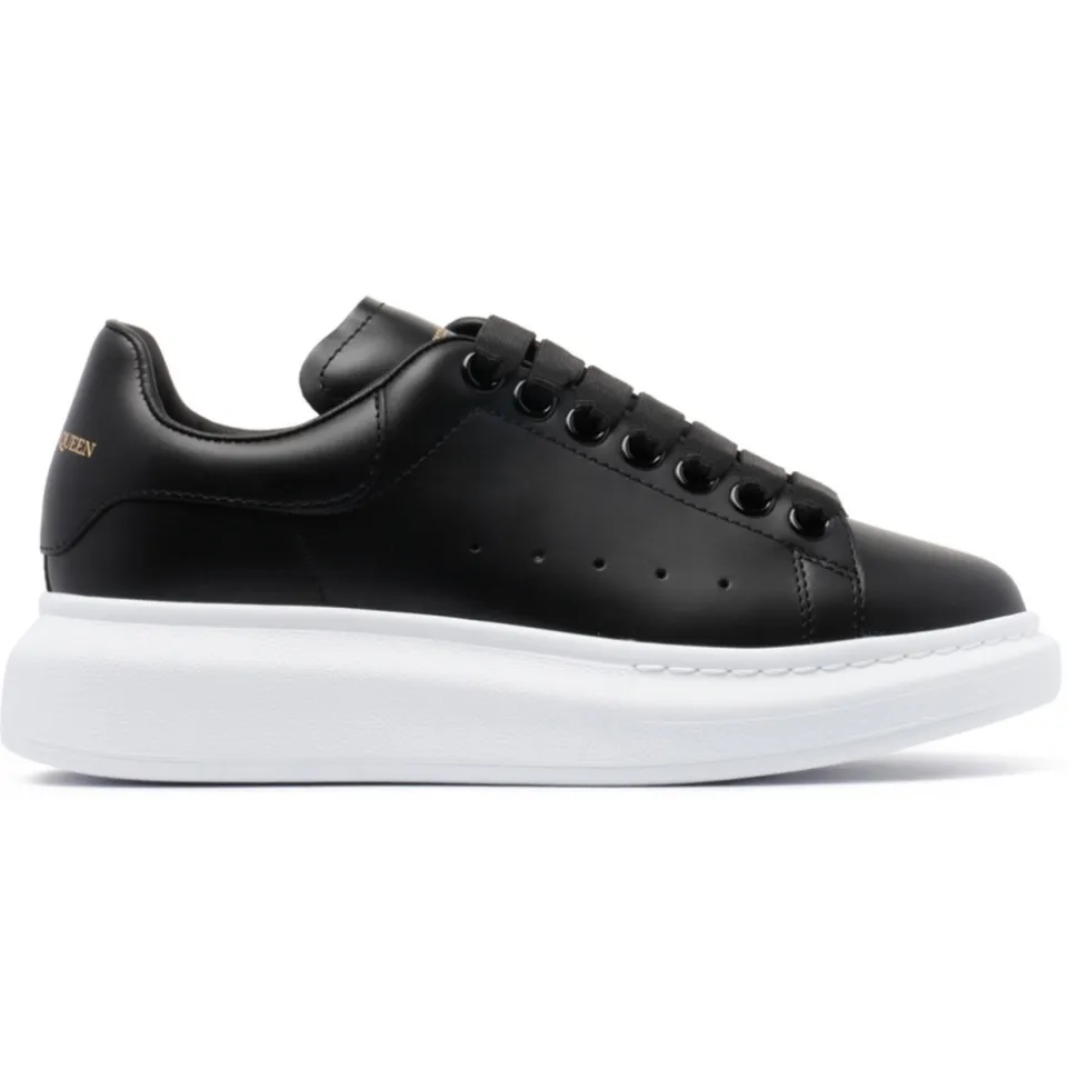 Alexander McQueen - Oversized Sneakers - Black White - Alexander McQueen Exclusive Luxury Collection - Avvenice