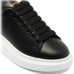 Alexander McQueen - Oversized Sneakers - Black White - Alexander McQueen Exclusive Luxury Collection - Avvenice