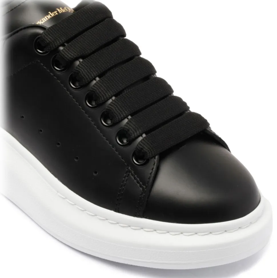 Alexander McQueen - Oversized Sneakers - Black White - Alexander McQueen Exclusive Luxury Collection - Avvenice