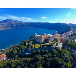 Billion Travel - Roman Castles - Through Volcanic Lakes on Ferrari for Strawberries - Exclusive Luxury Tour - Italy - Avvenice