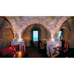 Castel Brando - Living in Court - 4 Days 3 Nights - Avvenice