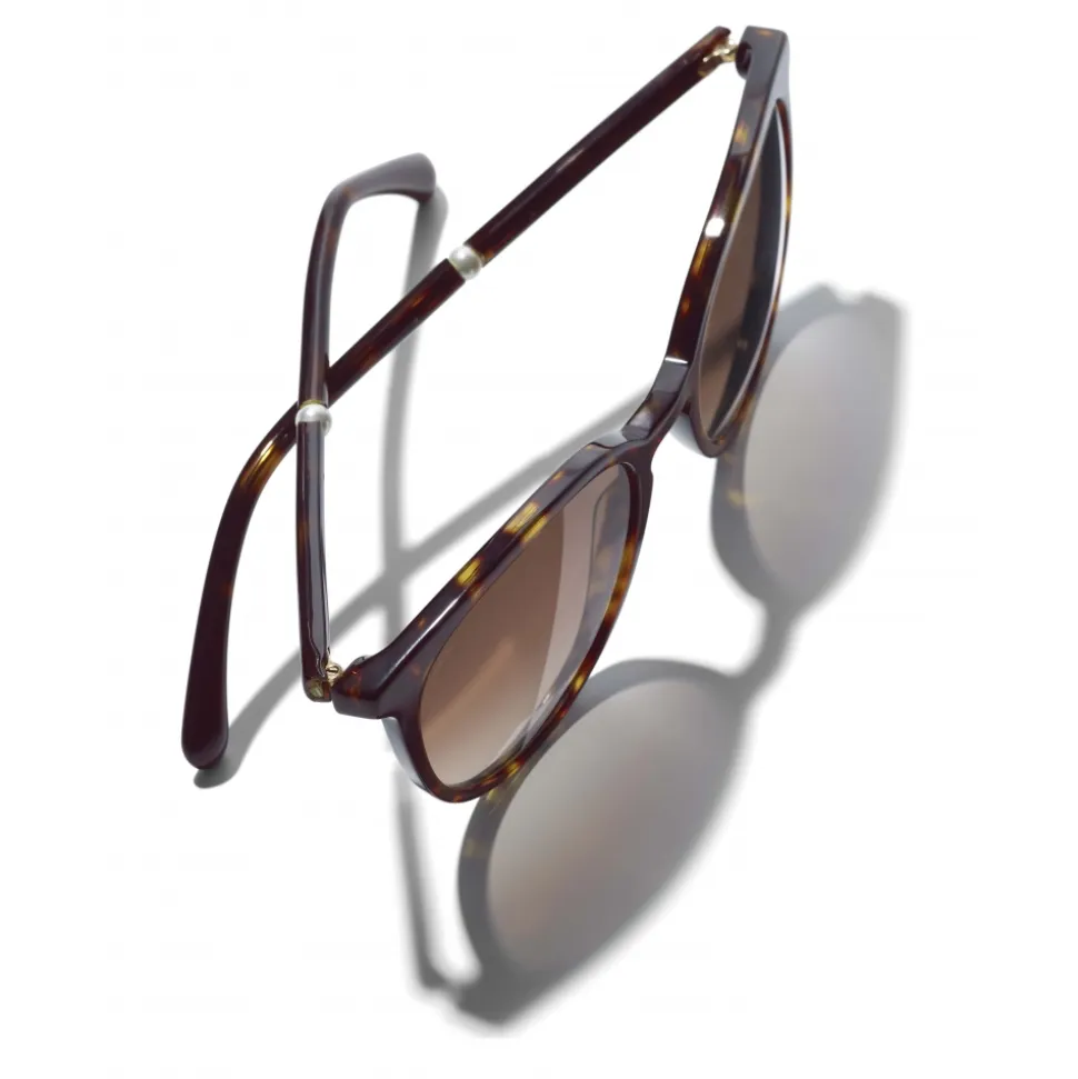 Chanel - Butterfly Sunglasses - Dark Tortoise Brown - Chanel Eyewear - Avvenice