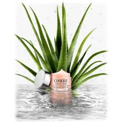 Clinique - Moisture Surge™ 72-Hour Auto-Replenishing Hydrator - Face Moisturizing - 30 ml - Luxury - Avvenice