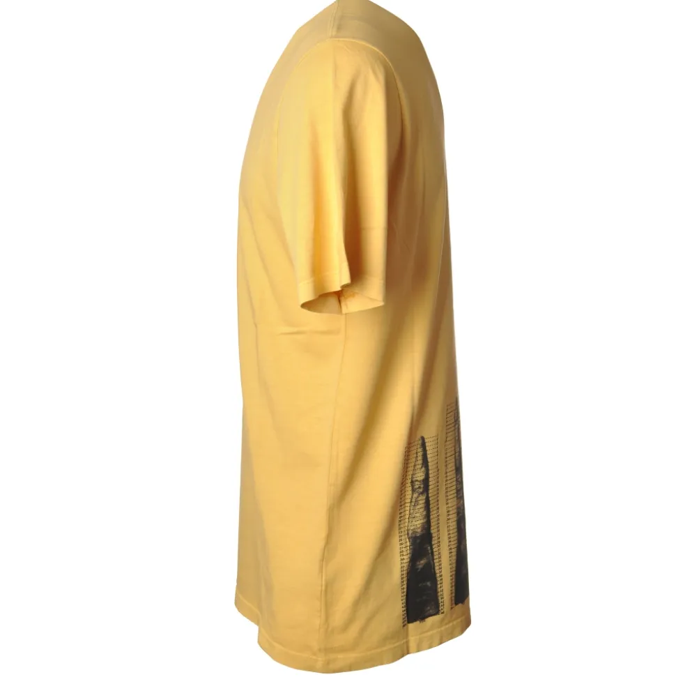 C.P. Company - Basic T-Shirt With Writing on The Front - Yellow - T-Shirt - Luxury Exclusive Collection - Avvenice