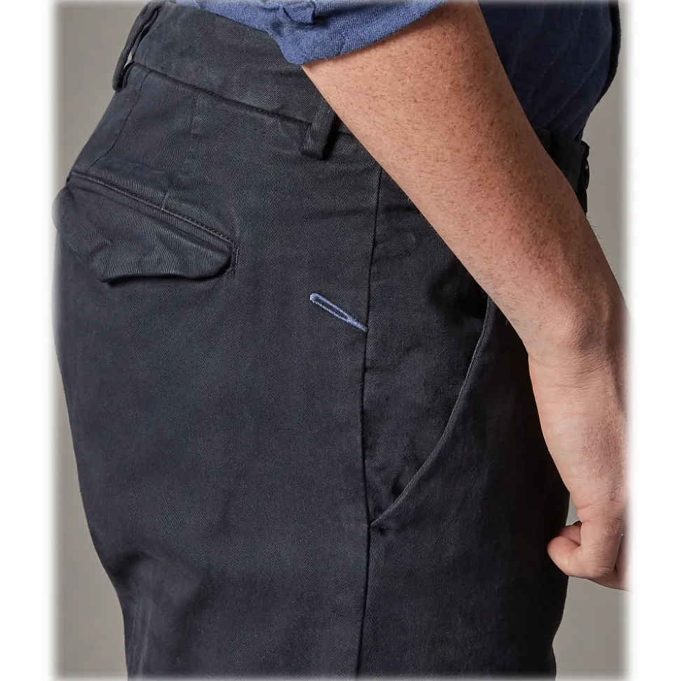 Cruna - Marais Trousers in Cotton Drill - 600 - Night Blue - Handmade in Italy - Luxury High Quality Pants - Avvenice