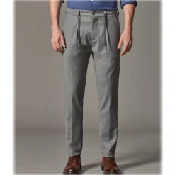 Cruna - Mitte Trousers in Wool Flannel - 628 - Rock Gray - Handmade in Italy - Luxury High Quality Pants - Avvenice