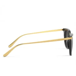 Dolce & Gabbana - Classic Sunglasses Plaque Logo - Black - Dolce & Gabbana Eyewear - Avvenice