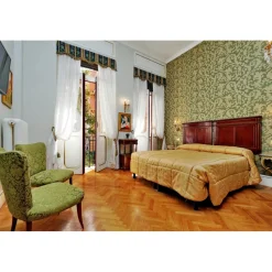 Domus Monamì Luxury Suites - Discovering Rome - 4 Days 3 Nights - Suite Augusto - Rome Exclusive Luxury - Avvenice