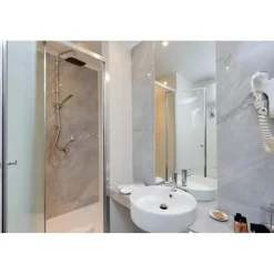 Domus Monamì Luxury Suites - Discovering Rome - 4 Days 3 Nights - Suite Cesare / Adriano - Rome Exclusive Luxury - Avvenice