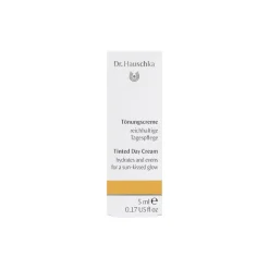 Dr. Hauschka - Tinted Day Cream - Hydrates And Evens For A Sun-kissed Glow - Professional Luxury Cosmetics - Avvenice