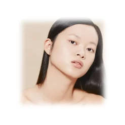 Giorgio Armani - Designer Lift Foundation - The First Invisible Modeling Foundation - Luxury - Avvenice