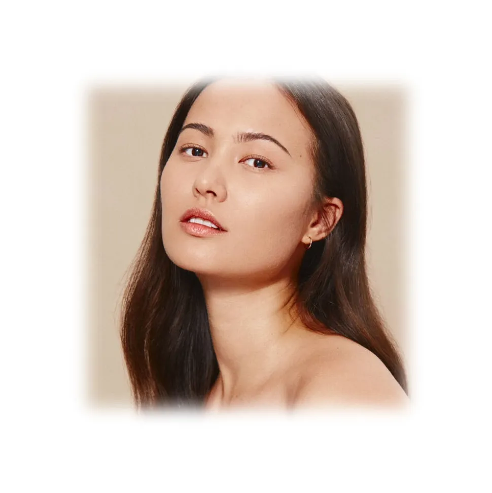 Giorgio Armani - Luminous Silk Foundation - Award Nominee Armani’s Iconic Lightweight Foundation - Luxury - Avvenice