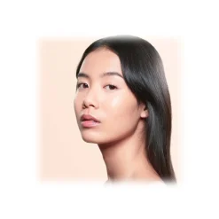 Giorgio Armani - Luminous Silk Foundation - Award Nominee Armani’s Iconic Lightweight Foundation - Luxury - Avvenice