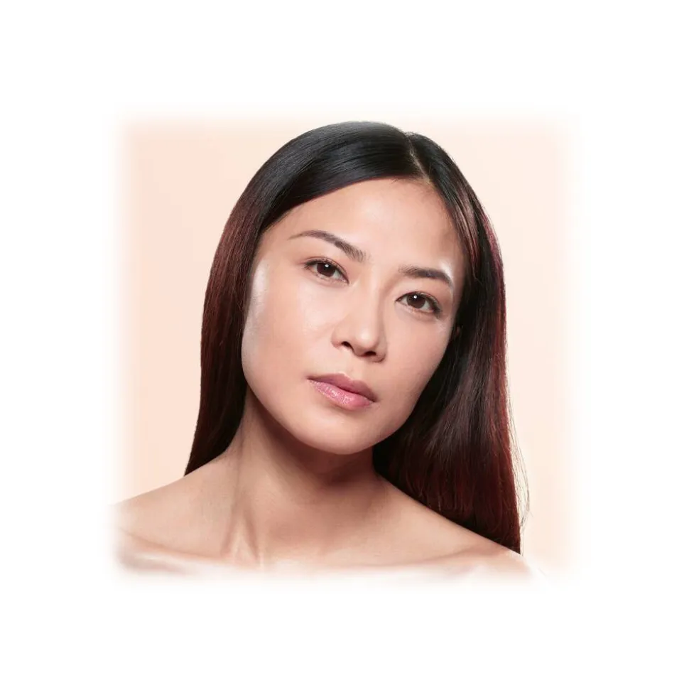 Giorgio Armani - Luminous Silk Foundation - Award Nominee Armani’s Iconic Lightweight Foundation - Luxury - Avvenice