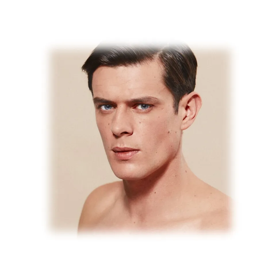 Giorgio Armani - Luminous Silk Foundation - Award Nominee Armani’s Iconic Lightweight Foundation - Luxury - Avvenice