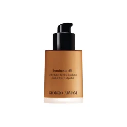 Giorgio Armani - Luminous Silk Foundation - Award Nominee Armani’s Iconic Lightweight Foundation - Luxury - Avvenice