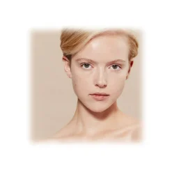 Giorgio Armani - Luminous Silk Foundation - Award Nominee Armani’s Iconic Lightweight Foundation - Luxury - Avvenice