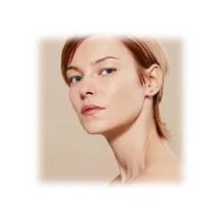 Giorgio Armani - Luminous Silk Foundation - Award Nominee Armani’s Iconic Lightweight Foundation - Luxury - Avvenice