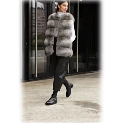 Jade Montenapoleone - Valery Fox Vest - Fur Coat - Luxury Exclusive Collection - Avvenice