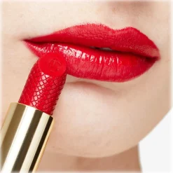 Jimmy Choo - JC Satin Lip Colour - Cherry Kiss Satin Lipstick - Exclusive Collection - Luxury Fragrance - Avvenice