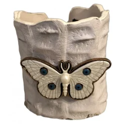 Kristina MC - Crocodile Bracelet with Butterfly - Off White - High Quality Leather Craft - Avvenice