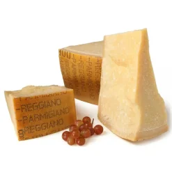 La Fattoria di Parma - Parmigiano Reggiano PDO Minimum Seasoning 24 Months - Artisan Cured Meats - 1200 g - Avvenice