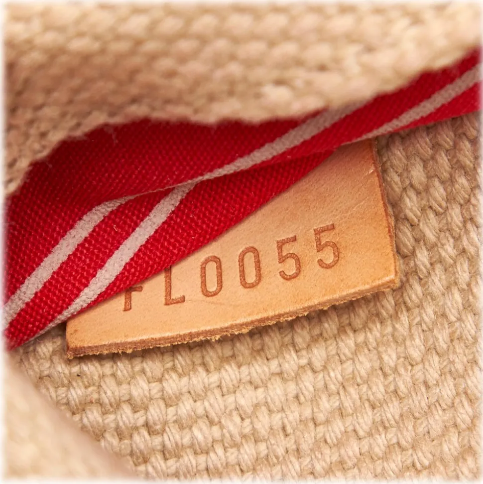 Louis Vuitton Vintage - Antigua Besace PM Bag - Brown Beige - Taiga Leather and Leather Handbag - Luxury High Quality - Avvenice