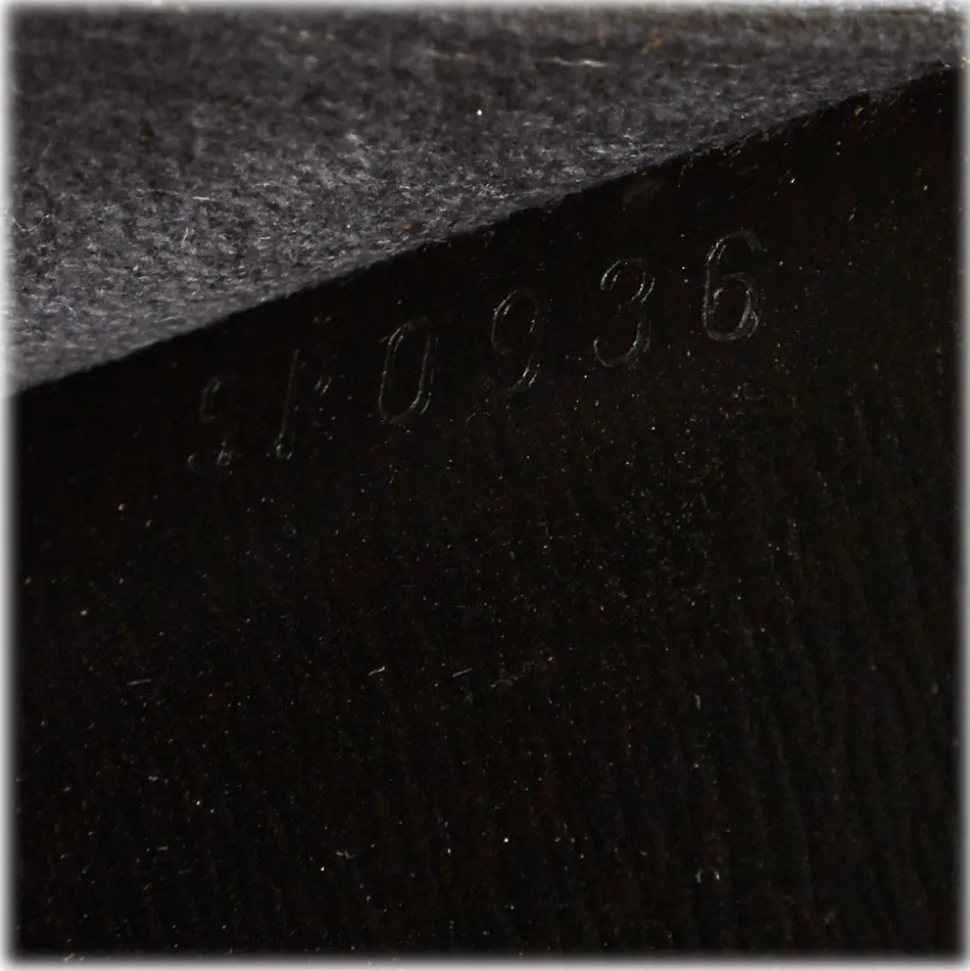 Louis Vuitton Vintage - Epi Cluny Bag - Black - Leather and Epi Leather Handbag - Luxury High Quality - Avvenice