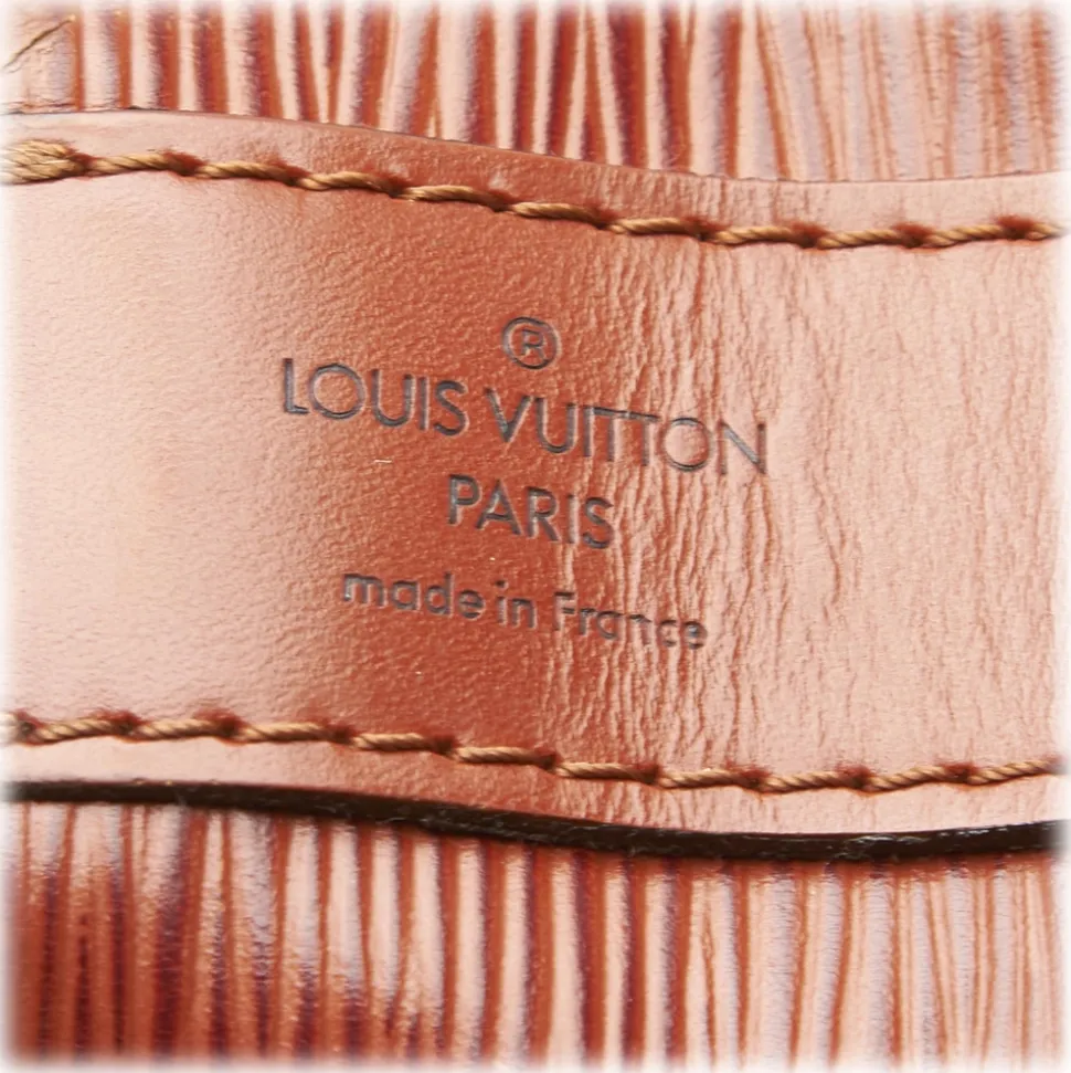 Louis Vuitton Vintage - Epi Sac Depaule Bag - Red - Leather and Epi Leather Handbag - Luxury High Quality - Avvenice