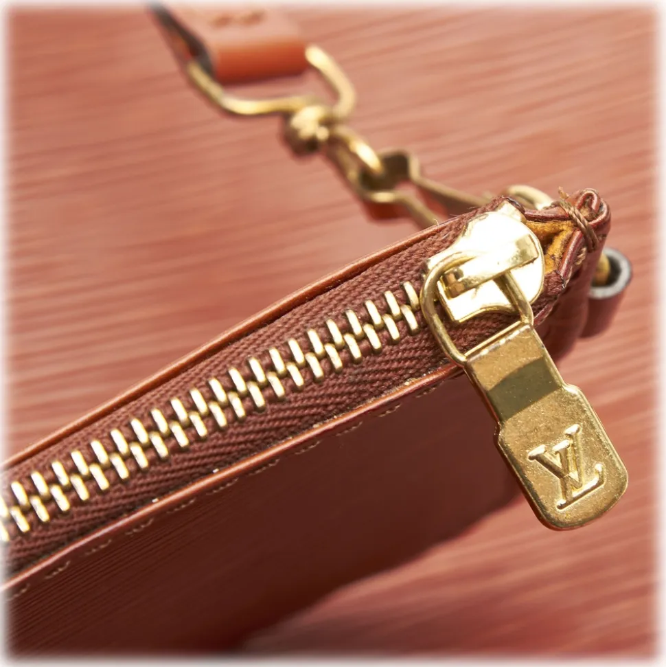 Louis Vuitton Vintage - Epi Sac Depaule Bag - Red - Leather and Epi Leather Handbag - Luxury High Quality - Avvenice