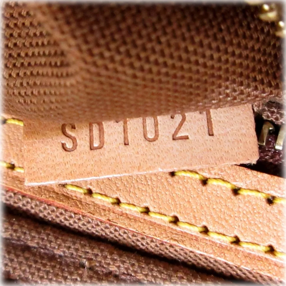 Louis Vuitton Vintage - Monogram Trotteur - Brown - Monogram Canvas Crossbody Bag - Luxury High Quality - Avvenice