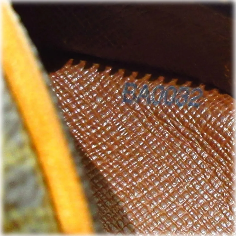 Louis Vuitton Vintage - Monogram Blois - Brown - Monogram Canvas Crossbody Bag - Luxury High Quality - Avvenice