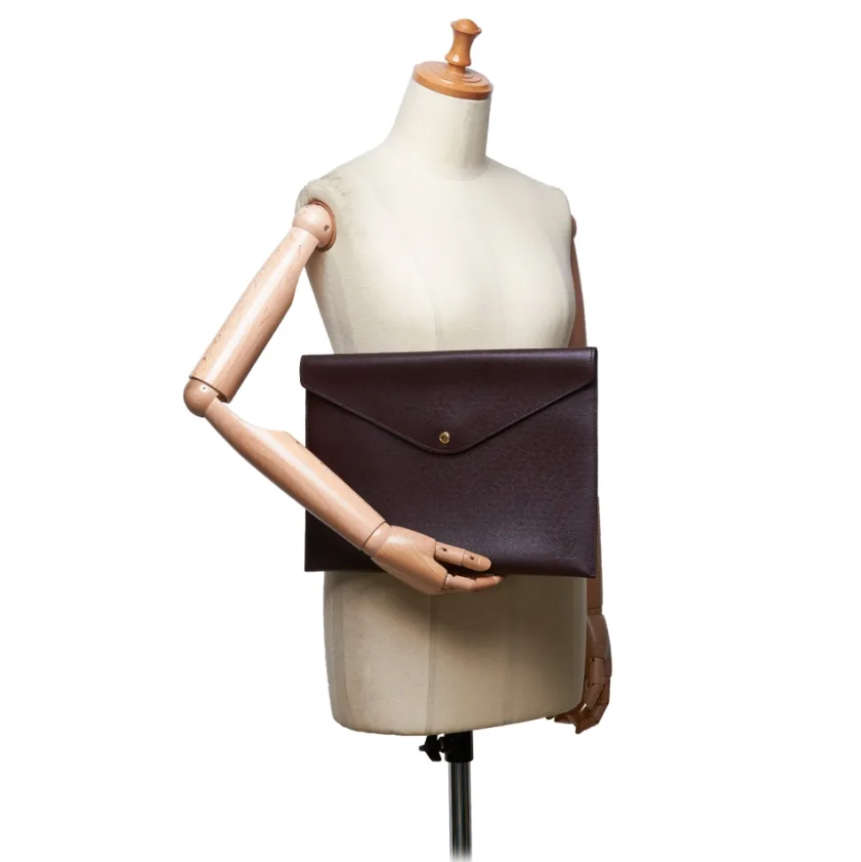 Louis Vuitton Vintage - Taiga Document Case Clutch Bag - Red Burgundy - Taiga Leather Pochette - Luxury High Quality - Avvenice