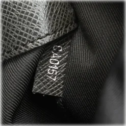 Louis Vuitton Vintage - Taiga Anton Messenger PM - Black - Taiga Leather Crossbody Bag - Luxury High Quality - Avvenice