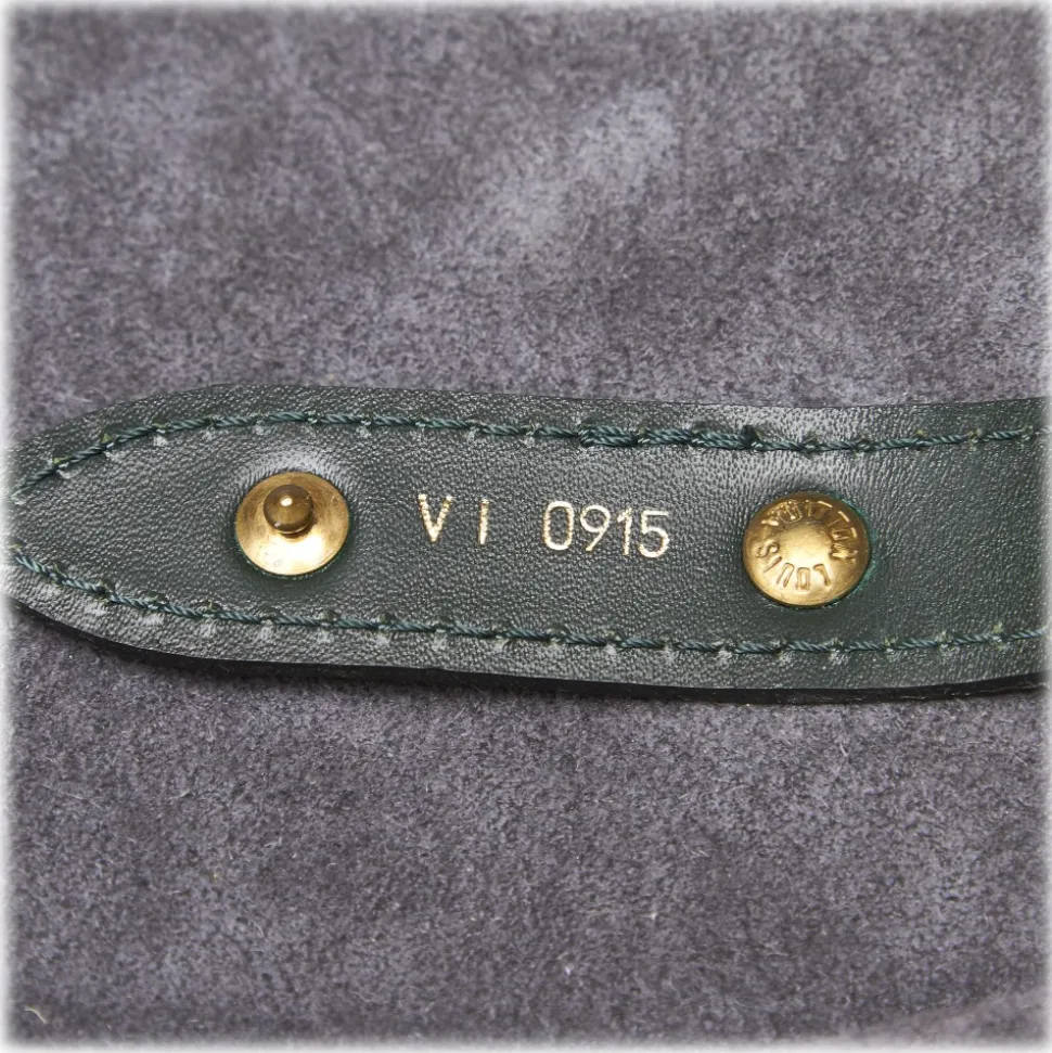 Louis Vuitton Vintage - Taiga Kendall PM Bag - Black - Taiga Leather and Leather Handbag - Luxury High Quality - Avvenice