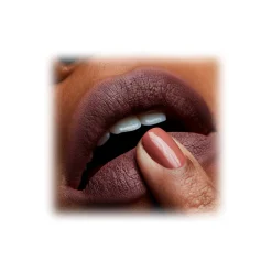 MAC Cosmetics - Retro Matte Liquid Lipcolour - Lipstick - Luxury - Avvenice