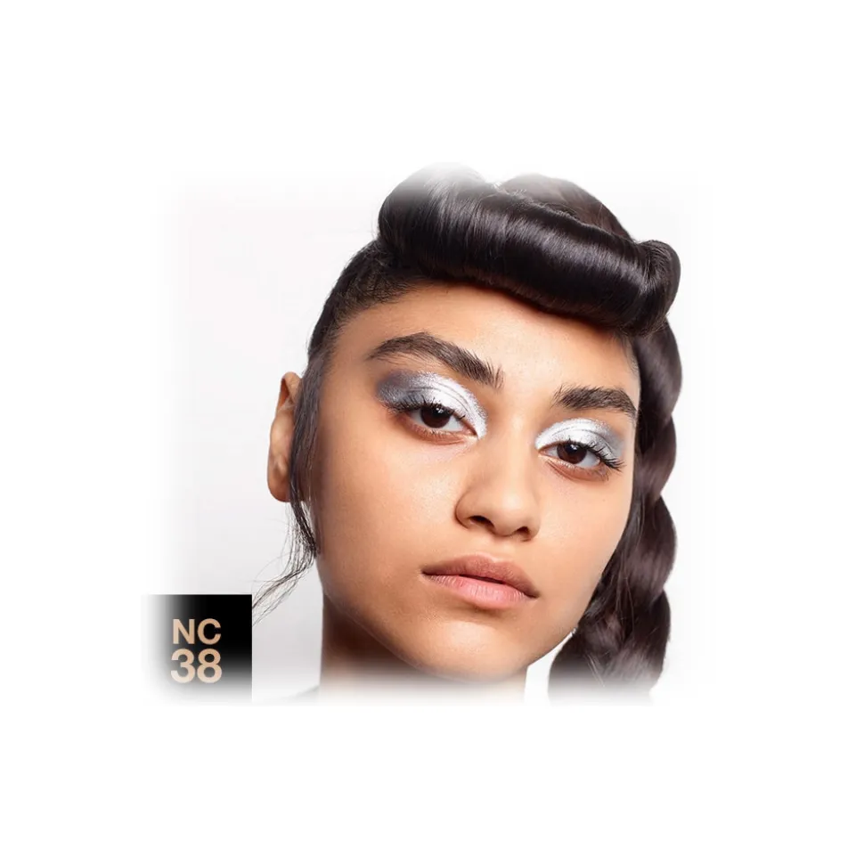 MAC Cosmetics - Studio Fix Fluid SPF 15 - Foundation - Luxury - Avvenice