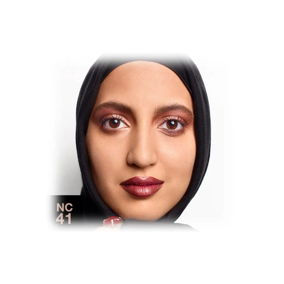 MAC Cosmetics - Studio Fix Fluid SPF 15 - Foundation - Luxury - Avvenice