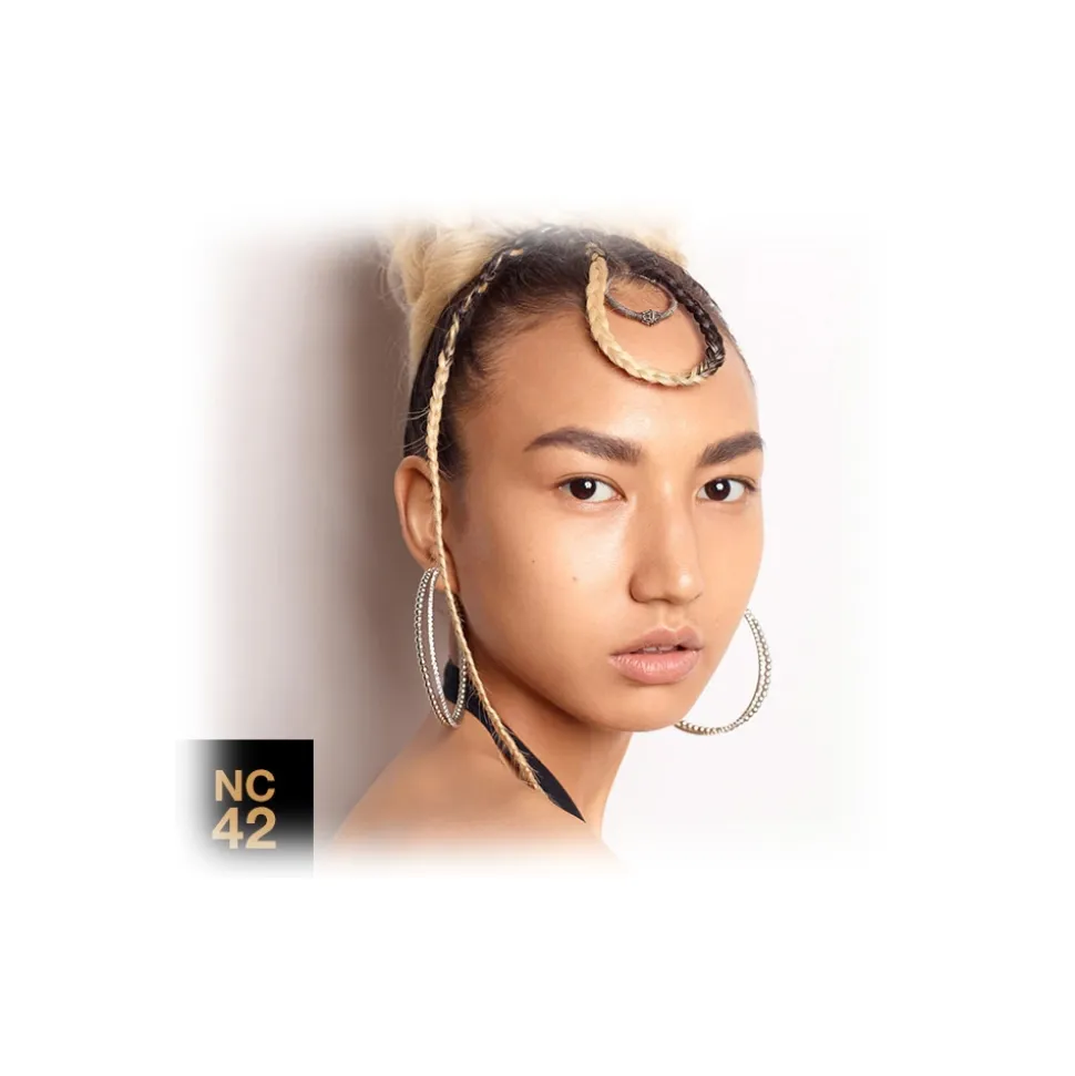 MAC Cosmetics - Studio Fix Fluid SPF 15 - Foundation - Luxury - Avvenice