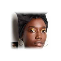 MAC Cosmetics - Studio Fix Fluid SPF 15 - Foundation - Luxury - Avvenice