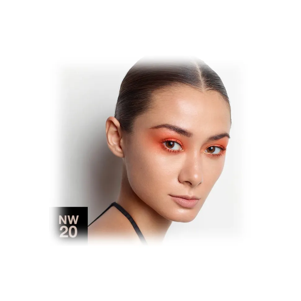 MAC Cosmetics - Studio Fix Fluid SPF 15 - Foundation - Luxury - Avvenice