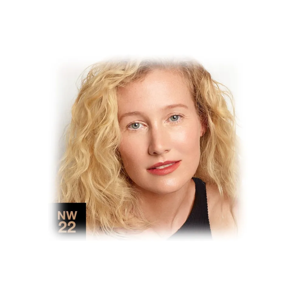 MAC Cosmetics - Studio Fix Fluid SPF 15 - Foundation - Luxury - Avvenice