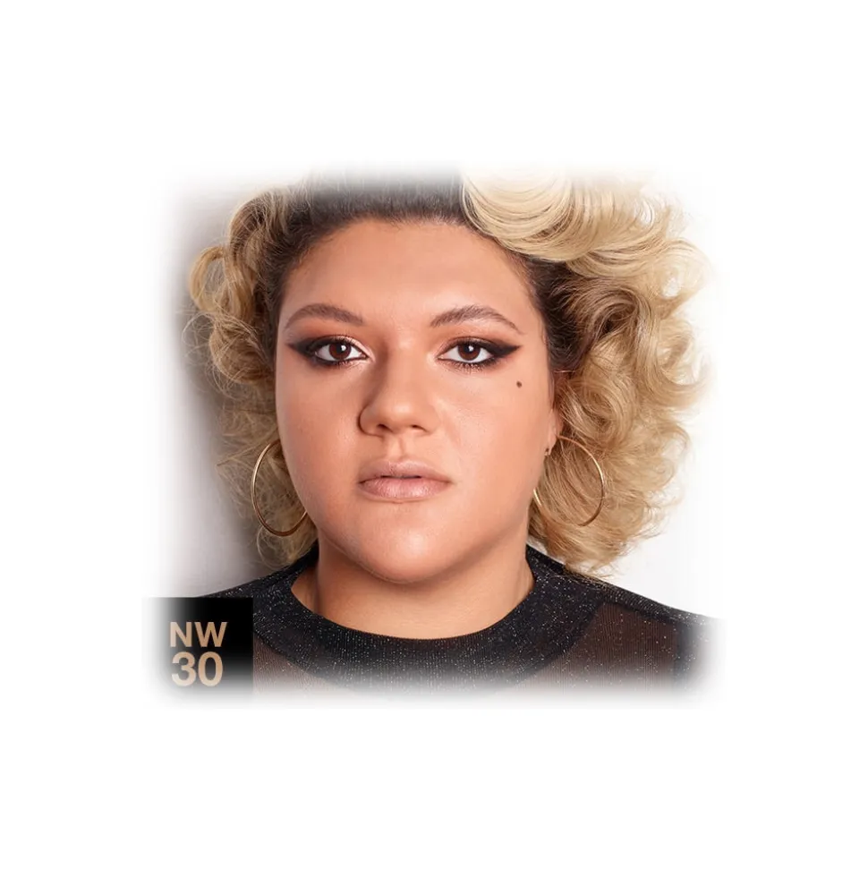 MAC Cosmetics - Studio Fix Fluid SPF 15 - Foundation - Luxury - Avvenice