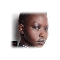 MAC Cosmetics - Studio Fix Fluid SPF 15 - Foundation - Luxury - Avvenice