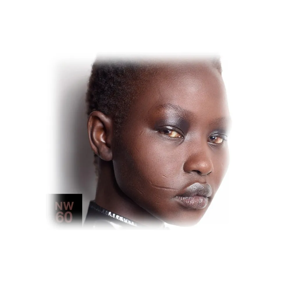 MAC Cosmetics - Studio Fix Fluid SPF 15 - Foundation - Luxury - Avvenice