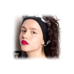 MAC Cosmetics - Studio Fix Fluid SPF 15 - Foundation - Luxury - Avvenice