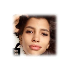 MAC Cosmetics - Studio Fix Fluid SPF 15 - Foundation - Luxury - Avvenice