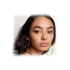 MAC Cosmetics - Studio Fix Fluid SPF 15 - Foundation - Luxury - Avvenice