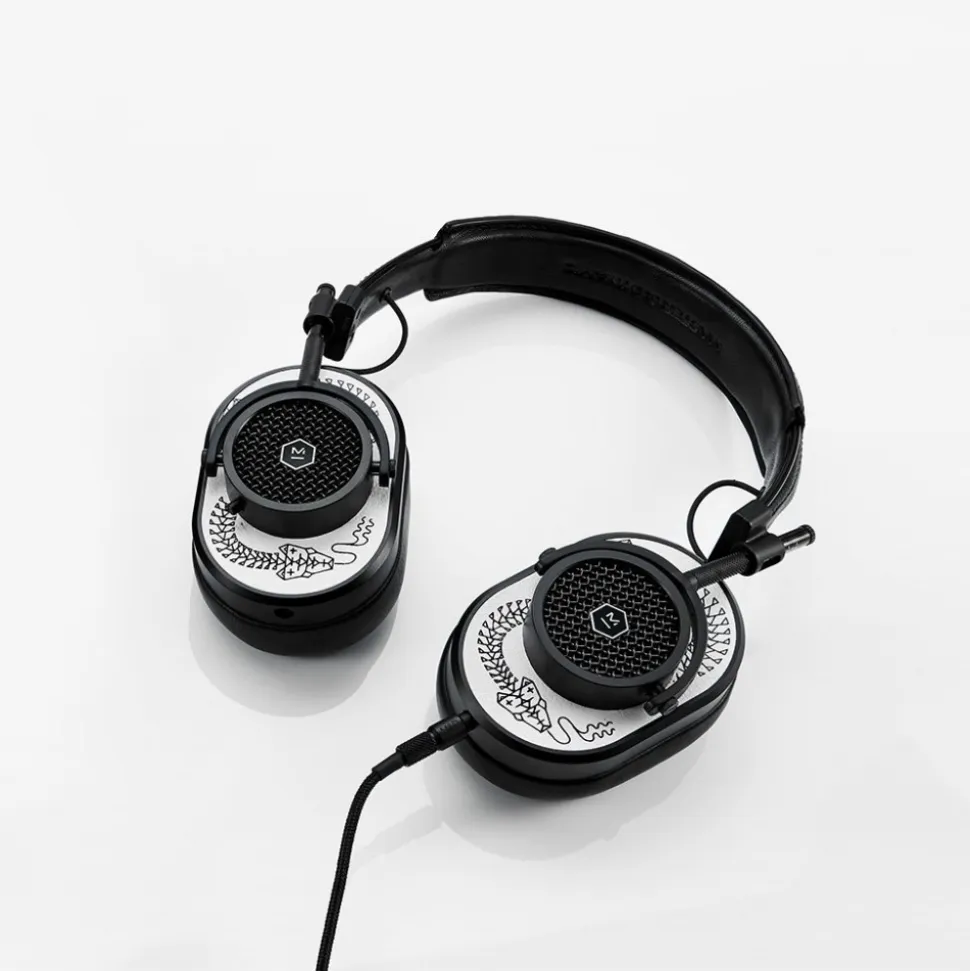 Master & Dynamic - MH40 - Limited Edition - Scott Campbell Studio - Black Metal / White Leather - Premium Over-Ear Headphones - Avvenice