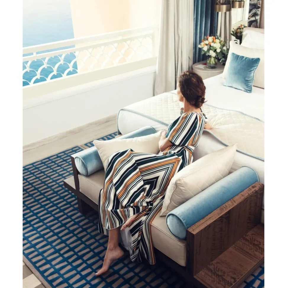 Monte Carlo Travel 1985 - Ferrari 812 GTS - Supercar - Monte-Carlo - Cannes - Exclusive Luxury - Avvenice